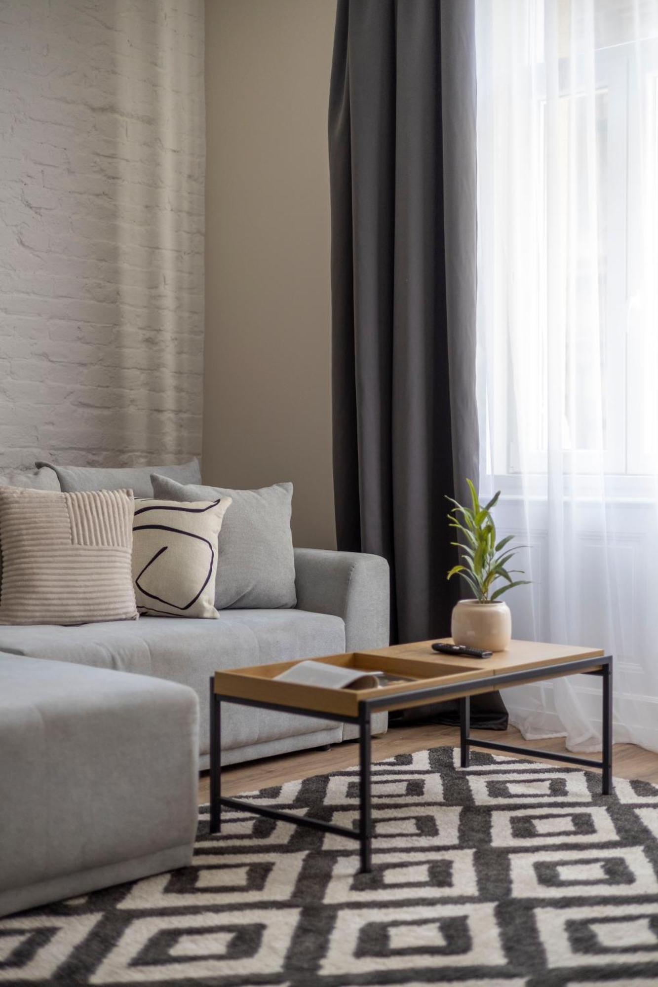 Exclusive Stylish Suite By Prestige Homes Next To The Oktogon Boedapest Buitenkant foto
