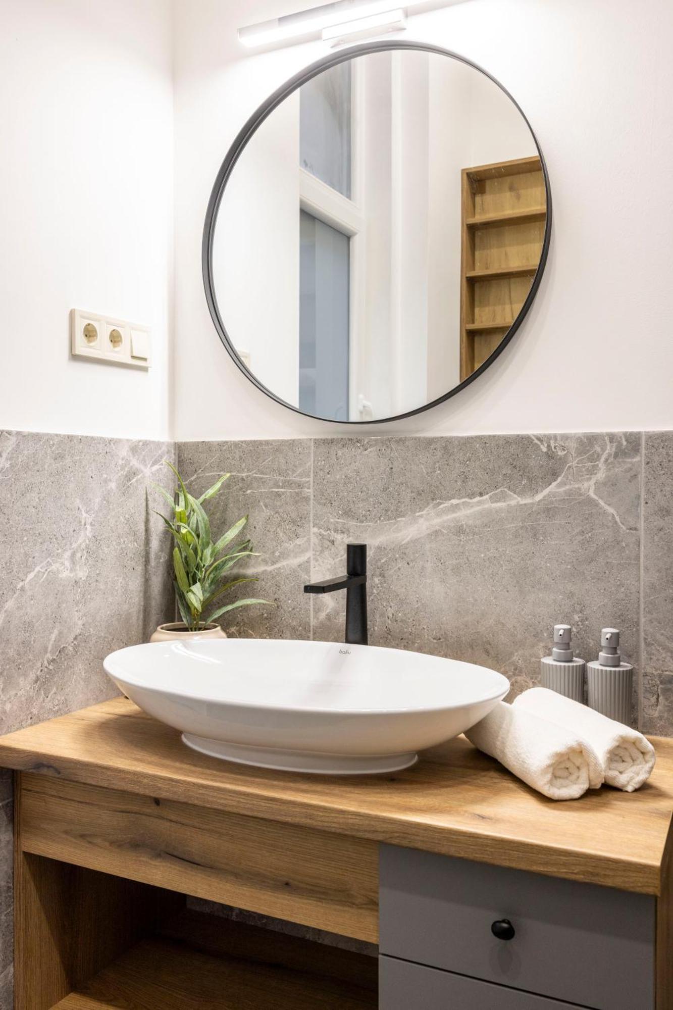Exclusive Stylish Suite By Prestige Homes Next To The Oktogon Boedapest Buitenkant foto